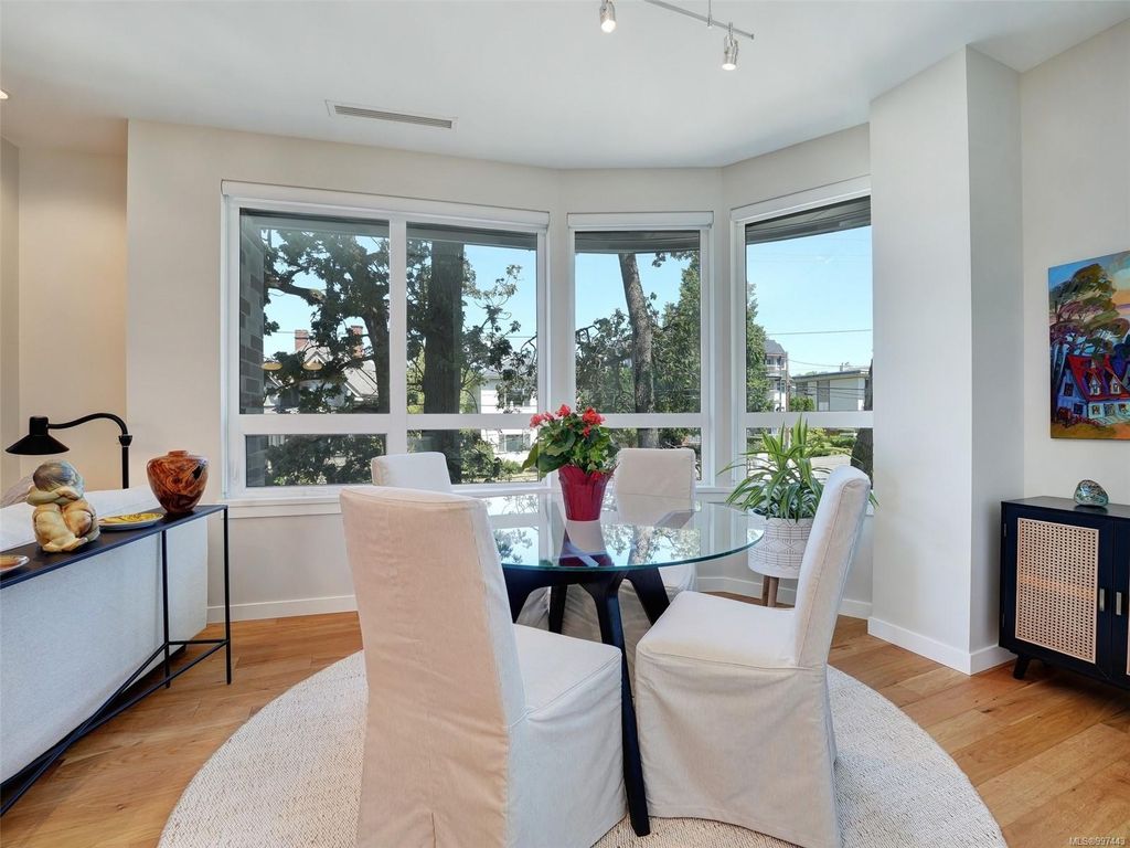 listing image 16047009906026519882