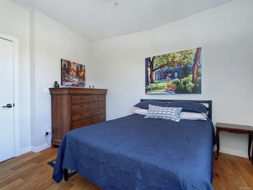 listing image 16045943866195304513