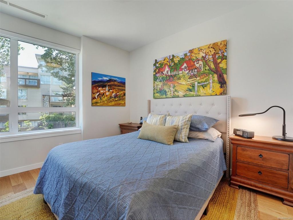 listing image 16042460796619903518