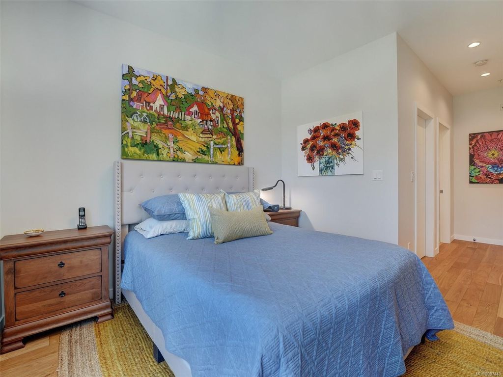 listing image 16047223451075041099