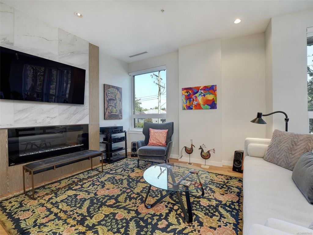 listing image 16048226705641658961