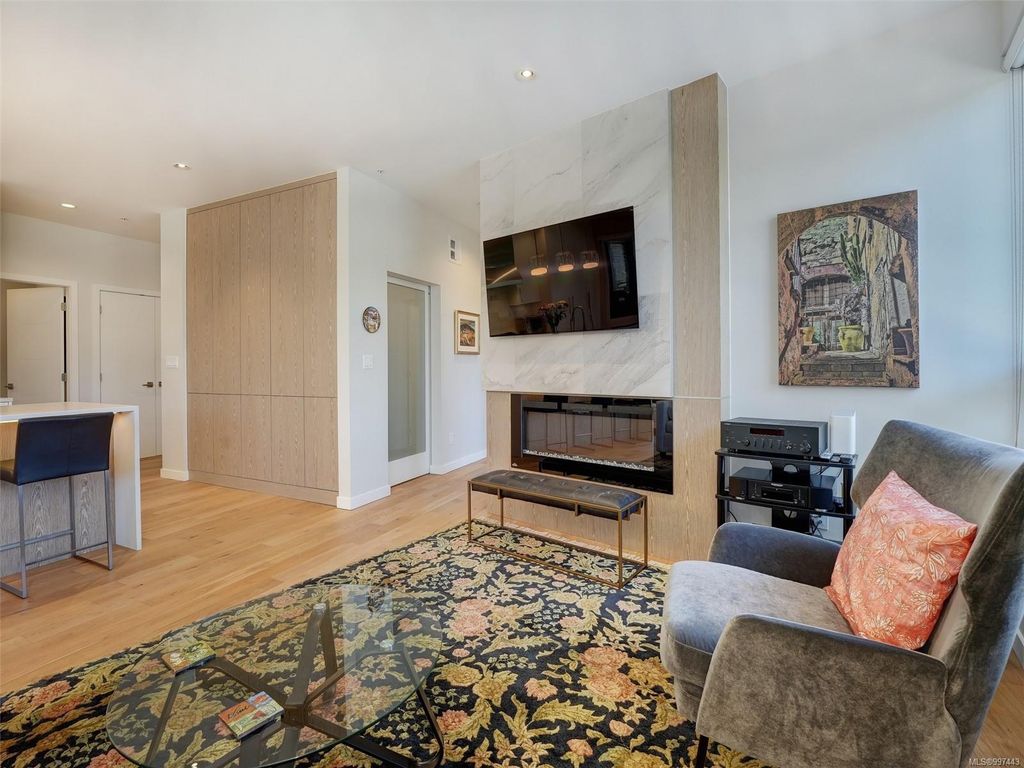 listing image 16043551941118215331