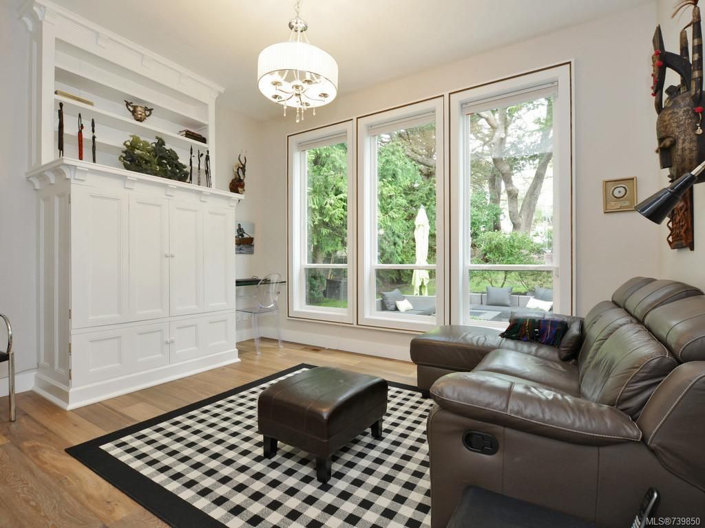 listing image 16048501689543309061