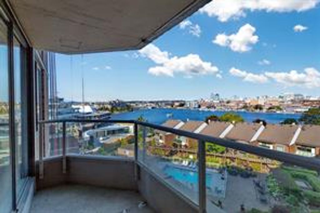 listing image 16041178209547