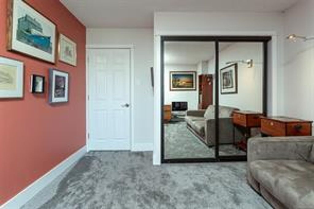 listing image 16041248434053