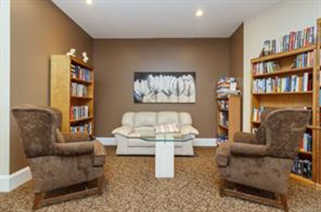 listing image 16042919301929