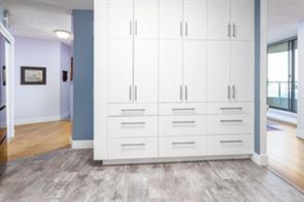 listing image 16042079972069