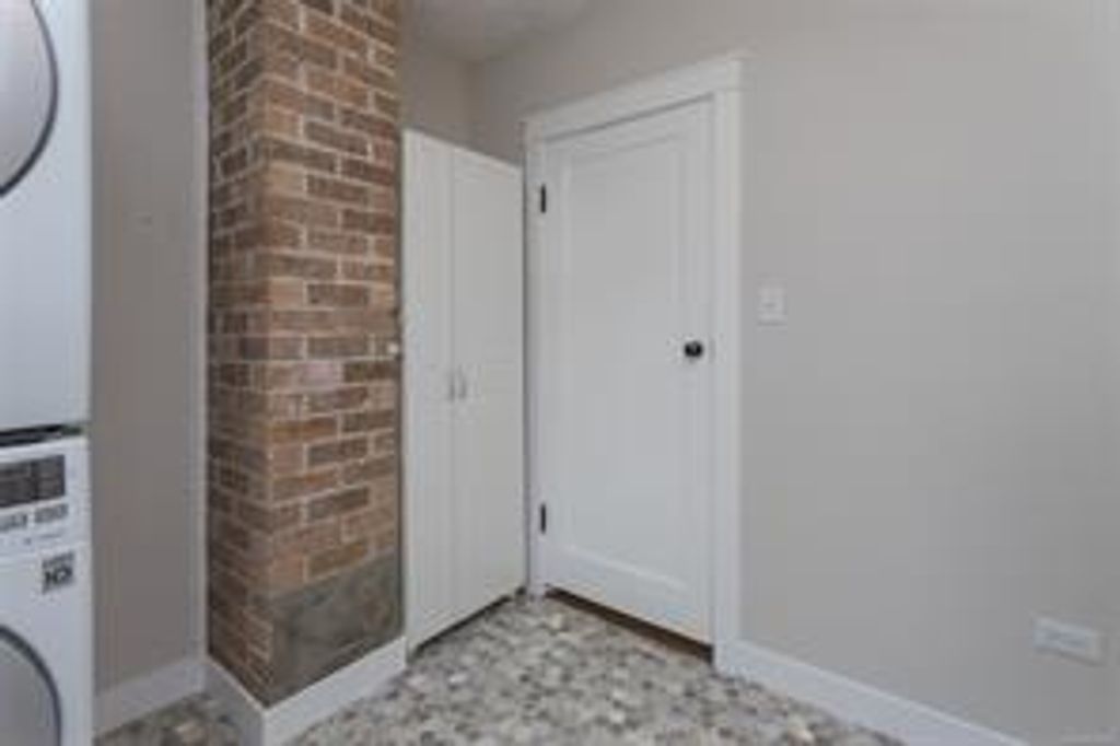 listing image 16049971671093814550