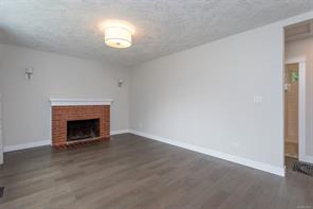 listing image 16041330831574681137