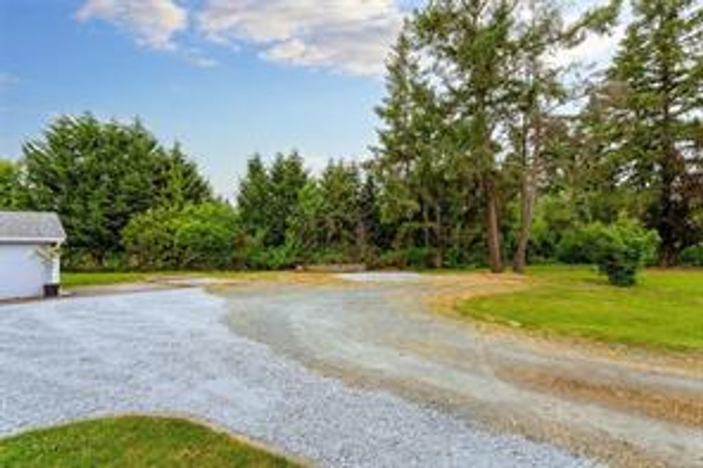 listing image 16044147886973197382
