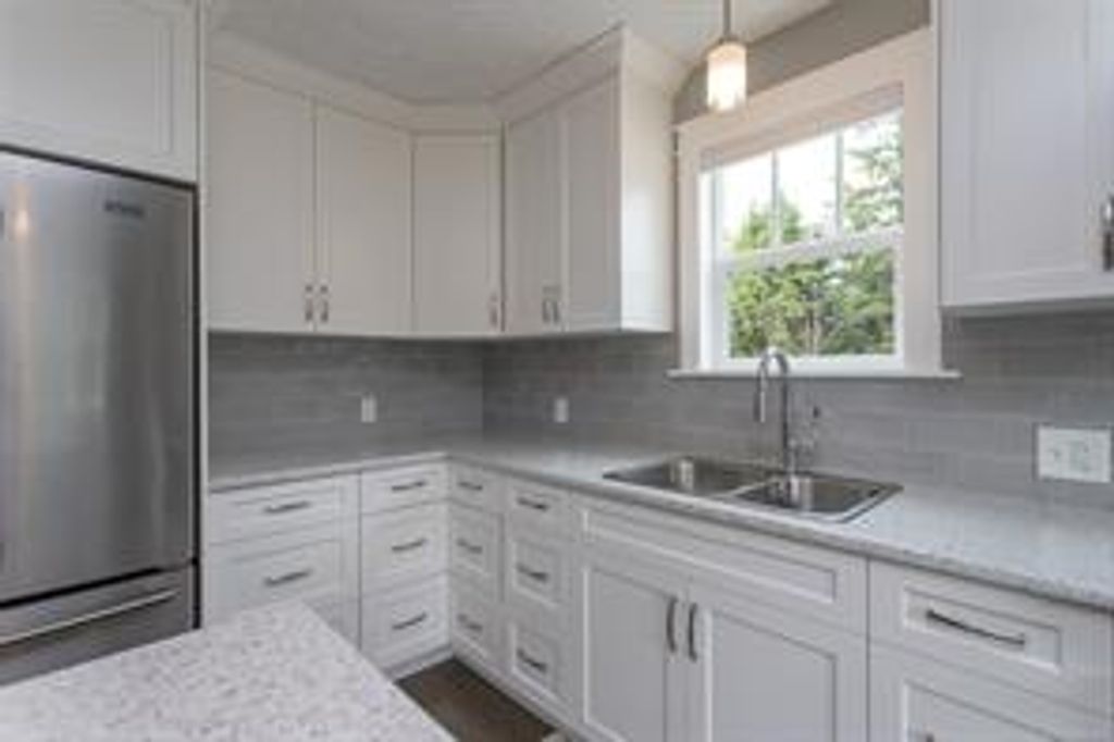 listing image 16043908056322368220