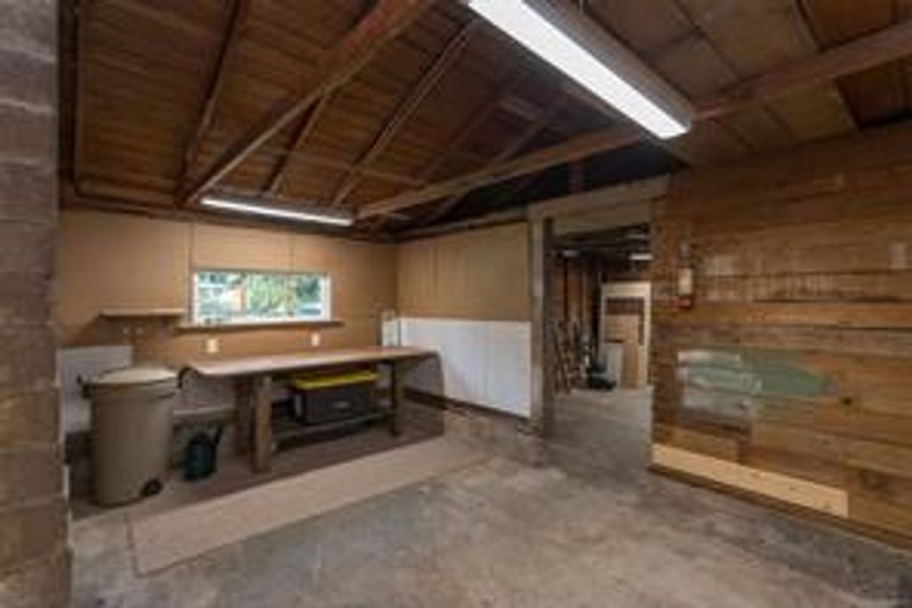 listing image 16049980218385204826