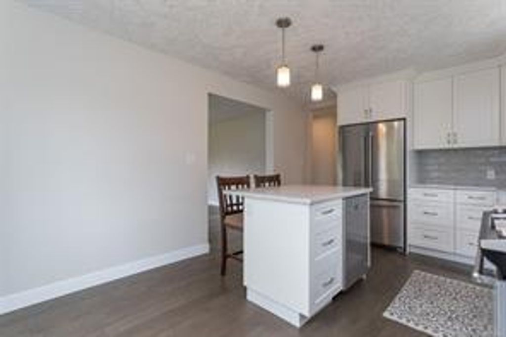 listing image 16047068769563211556