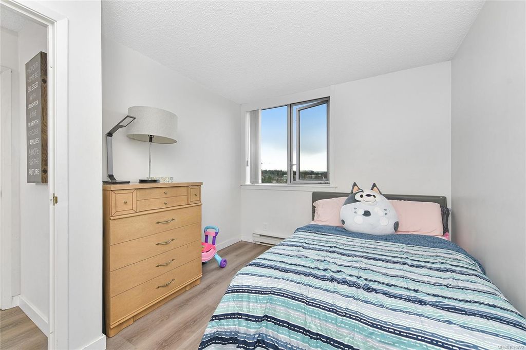 listing image 16040176983722242831