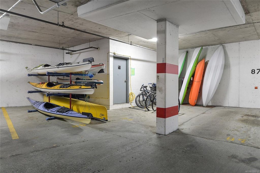 listing image 16049743948549001203