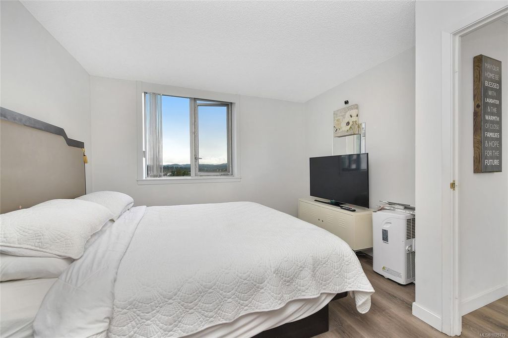 listing image 16043091895511823714