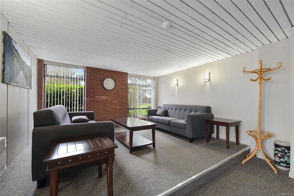 listing image 16041026406232903350