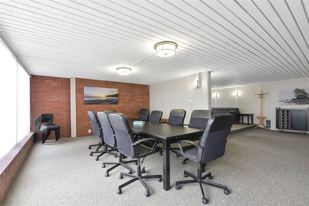 listing image 16049570358641126796