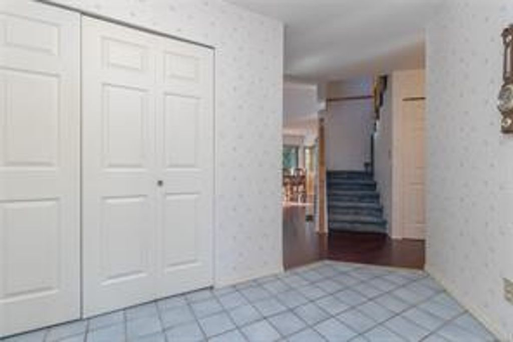 listing image 16048592257125132687