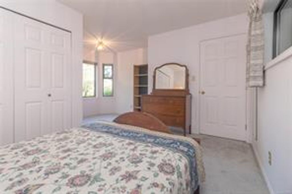 listing image 16046574450444539735