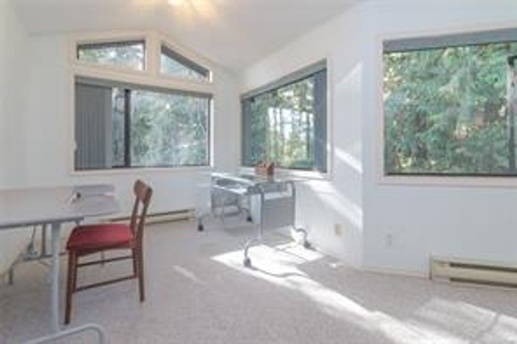 listing image 16047602625881213557