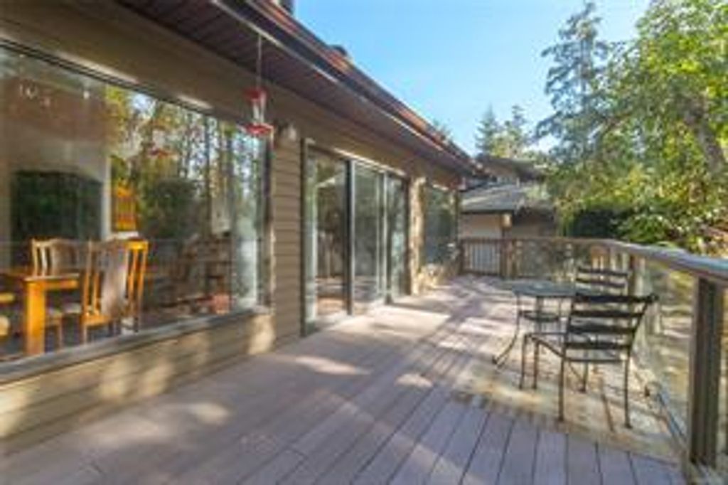 listing image 16046252580348652511