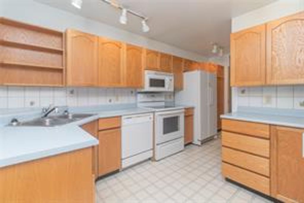 listing image 16045299845742433593