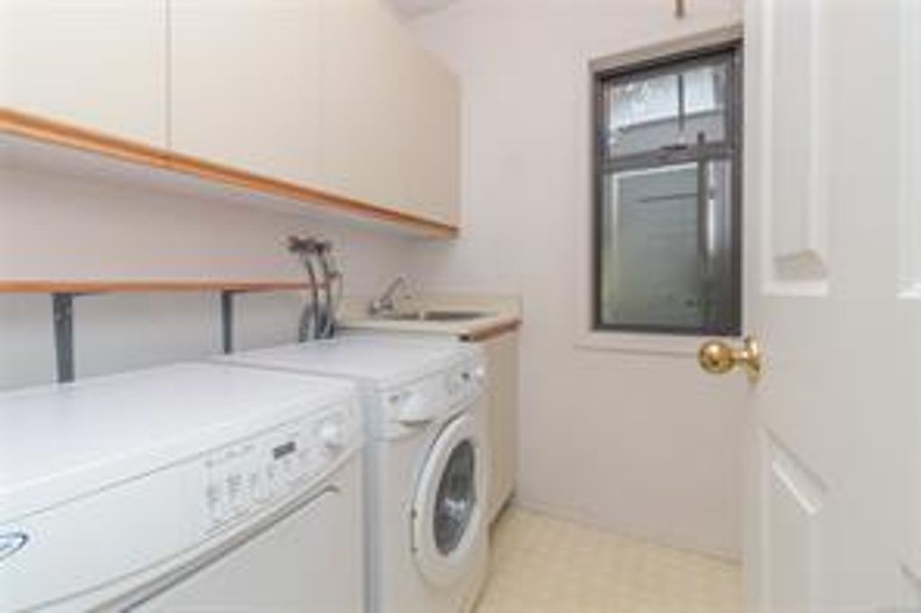 listing image 16042602112928730157