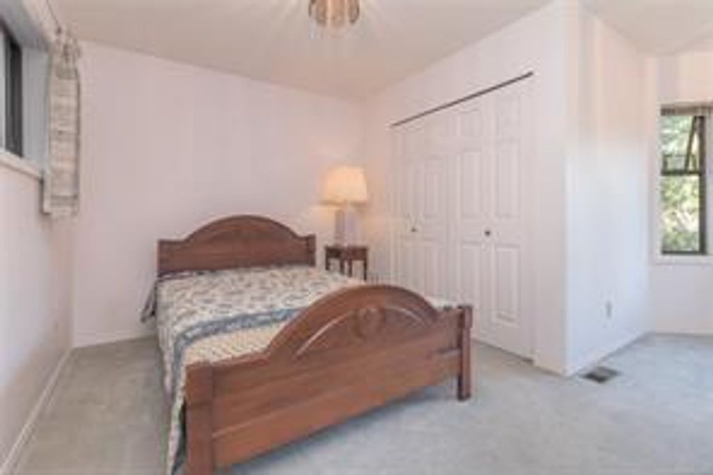 listing image 16047871292984676509