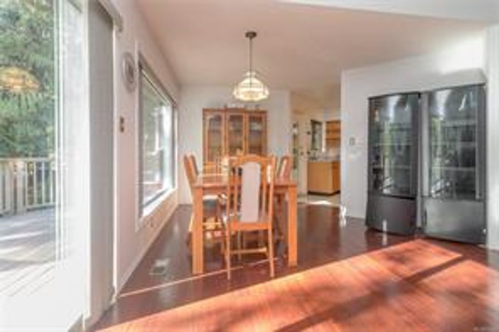 listing image 16043612484547796697