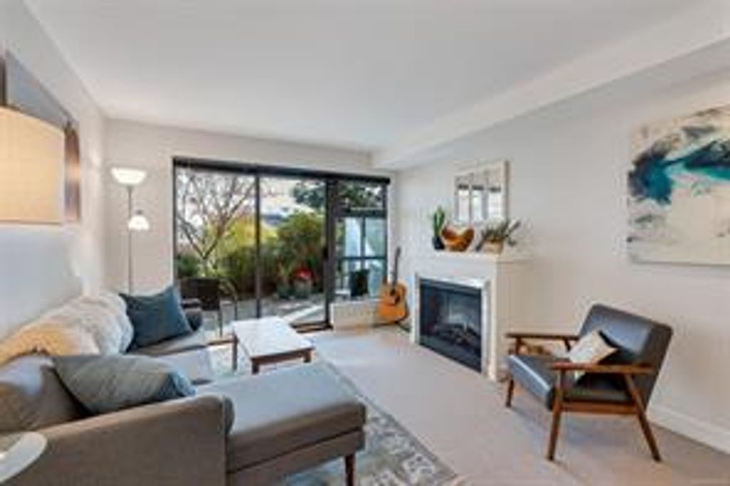 listing image 16042084909672