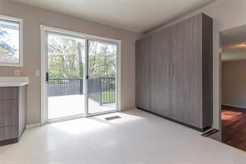 listing image 16043521051976