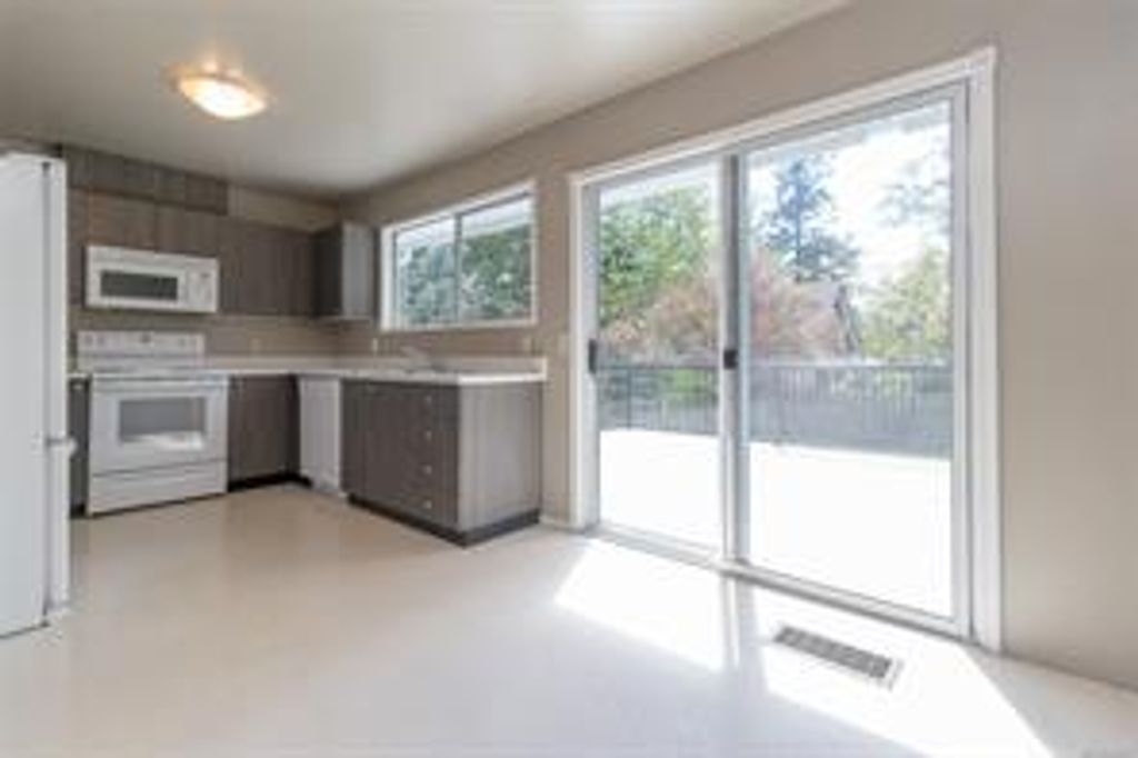 listing image 16041622950228