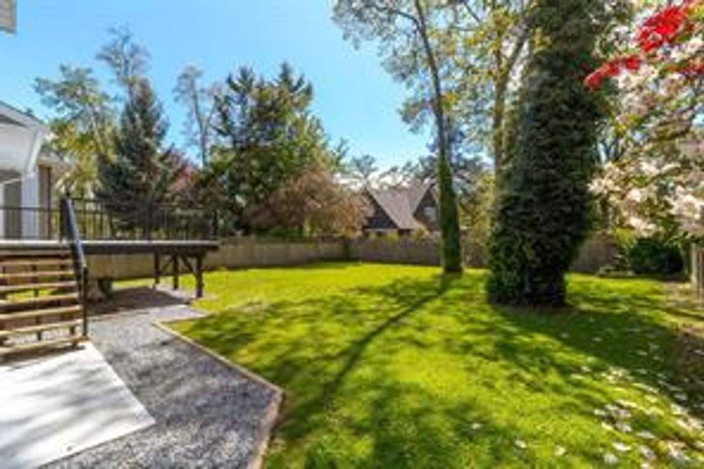 listing image 16044289682017