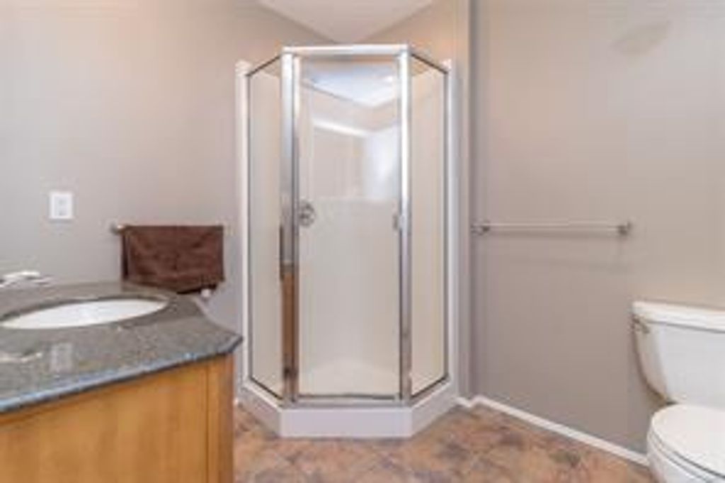 listing image 16041137784019