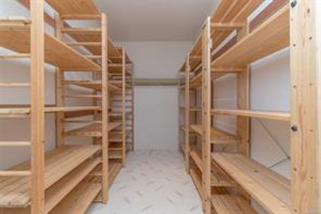 listing image 16043703713766