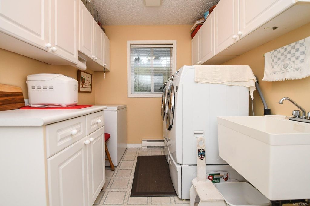 listing image 16049589750965559079