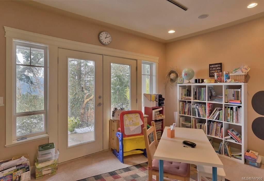 listing image 16049324105482317761