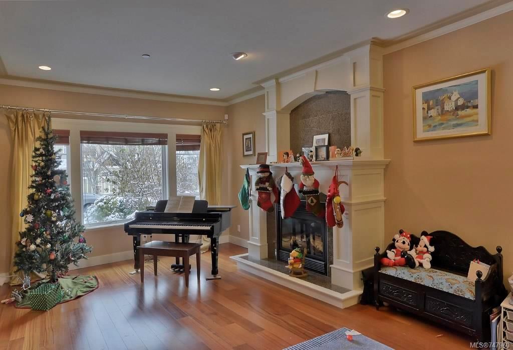 listing image 16042687338737066796