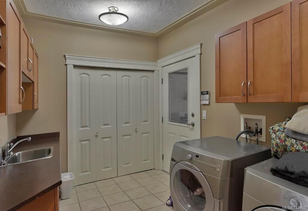 listing image 16043321309789263445