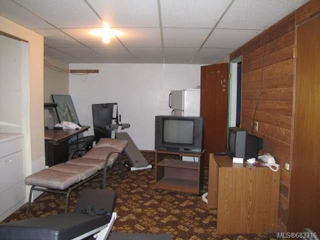 listing image 16040299839741403129