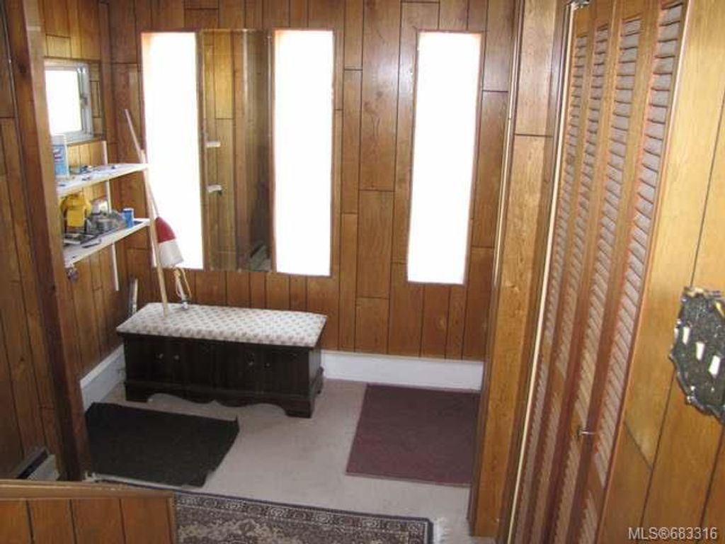 listing image 16045702750092640522