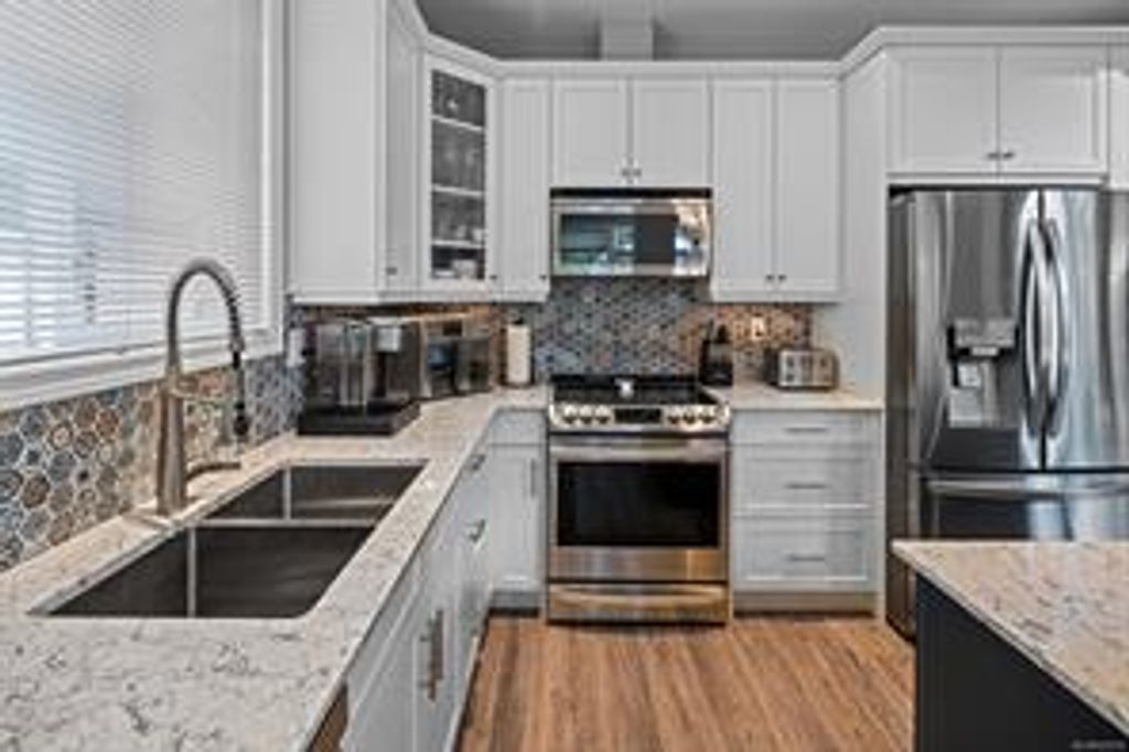 listing image 16041180263433