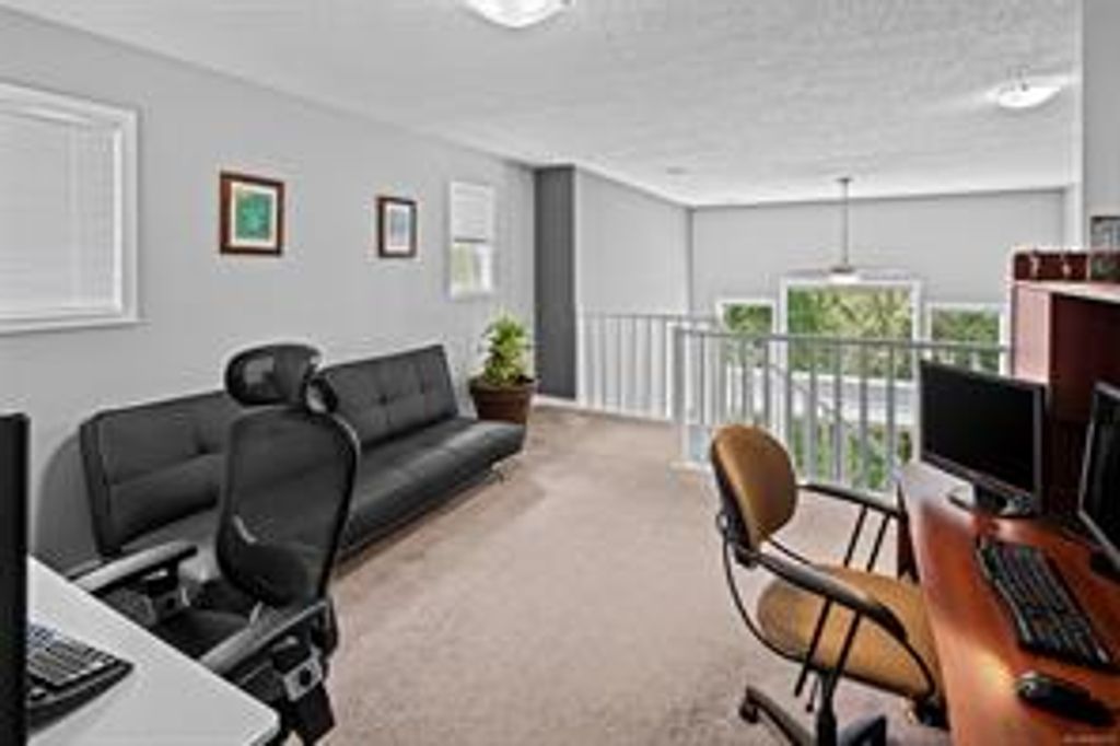 listing image 16043446840308