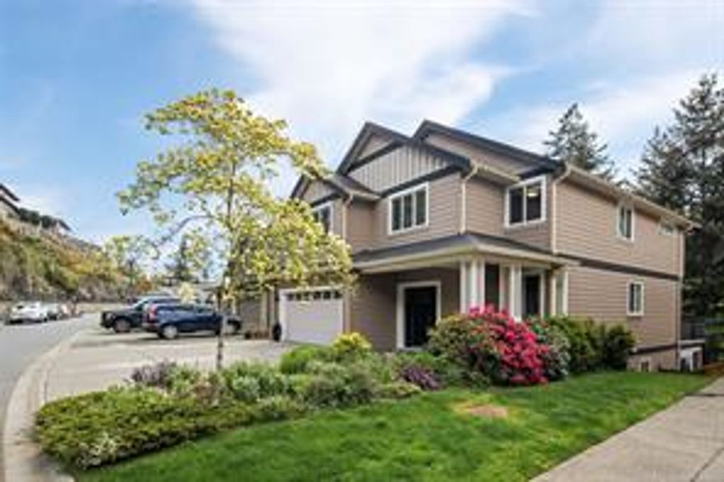 listing image 16041025698704