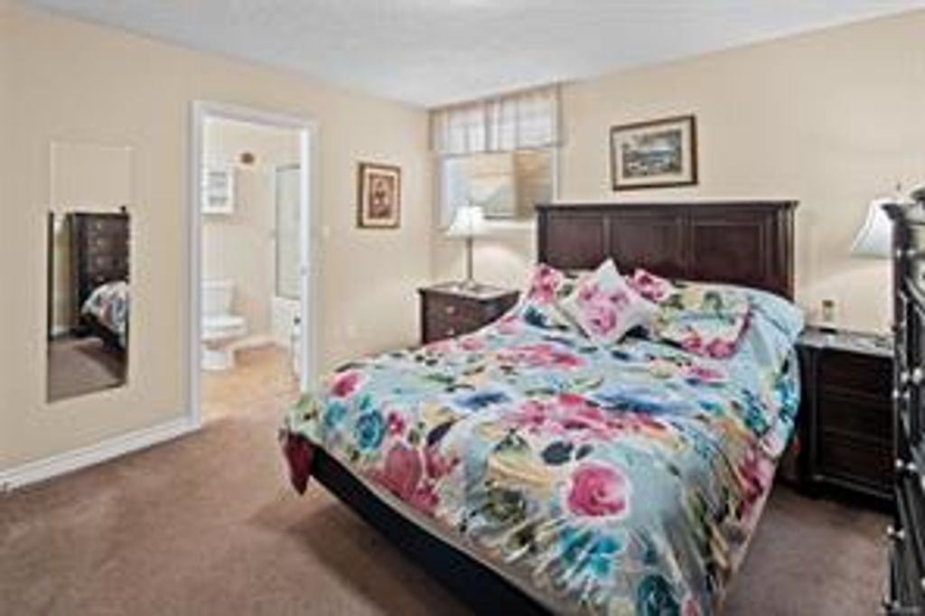 listing image 16043995070067