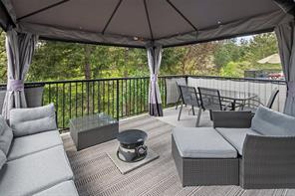 listing image 16043126496995