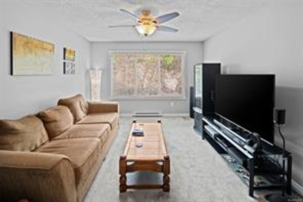 listing image 16041580341839