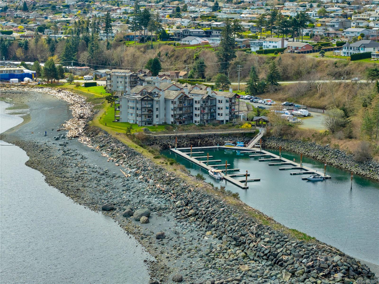 27 Island Hwy S 1401