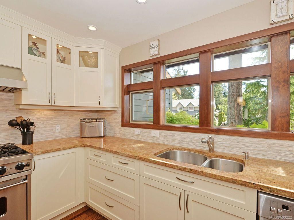 listing image 16048772227741102946